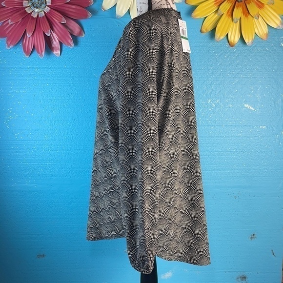 Michael Kors Textured Black Long-Sleeve Blouse w/ Seashell Print Top | Large - Picture 9 of 15